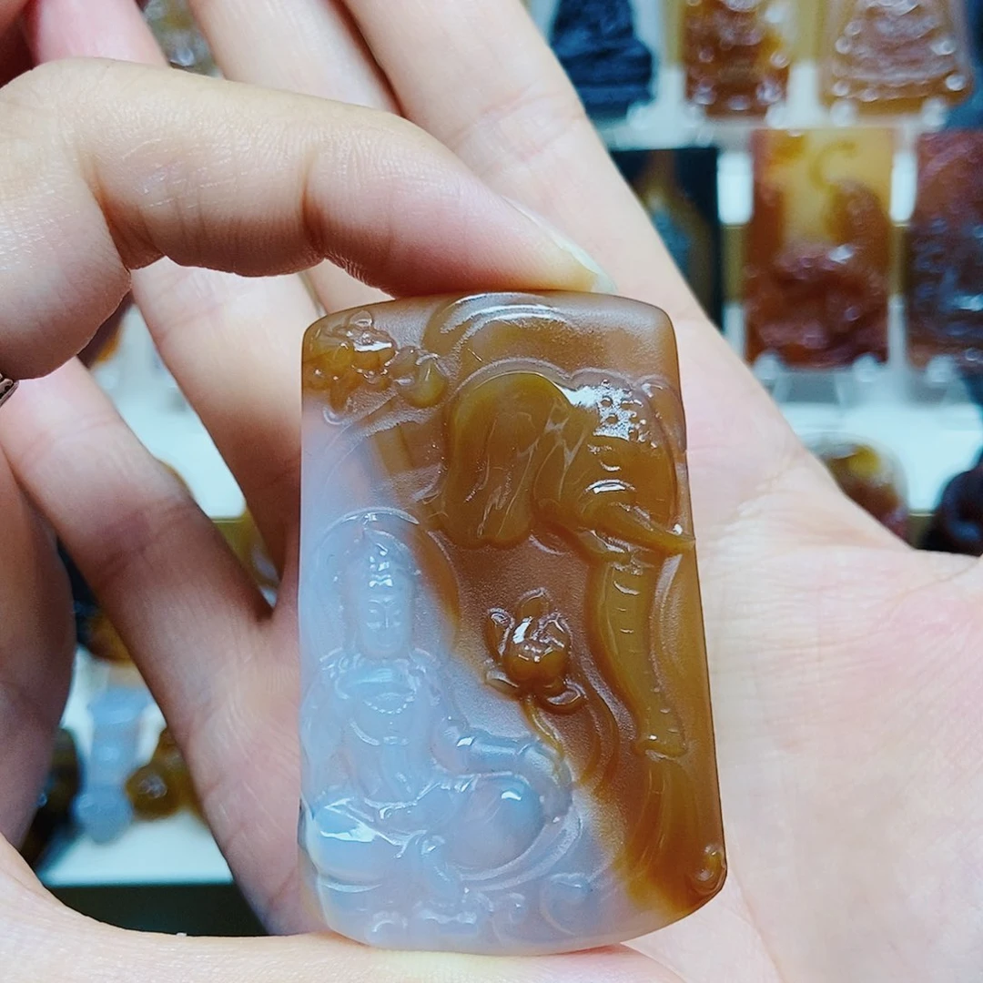 朝***歌玛瑙/玉髓颈饰未镶嵌