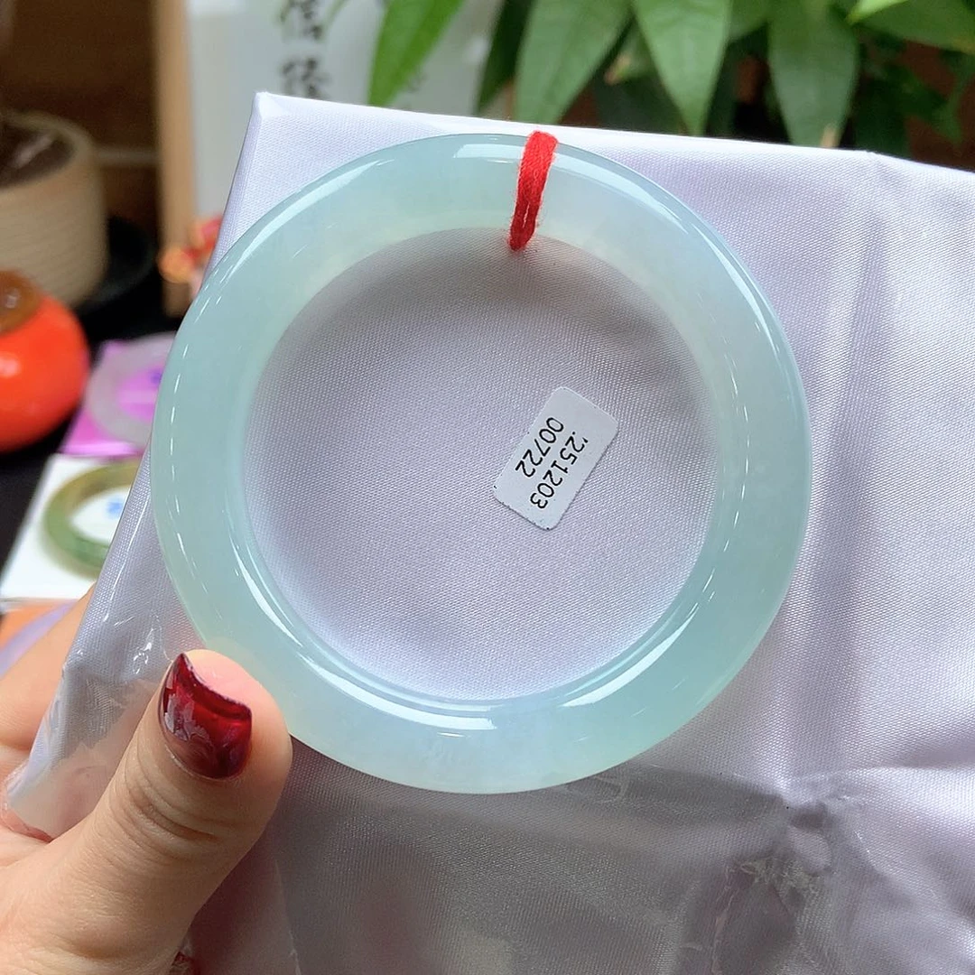 翡翠未镶嵌手镯冰晴种水75号