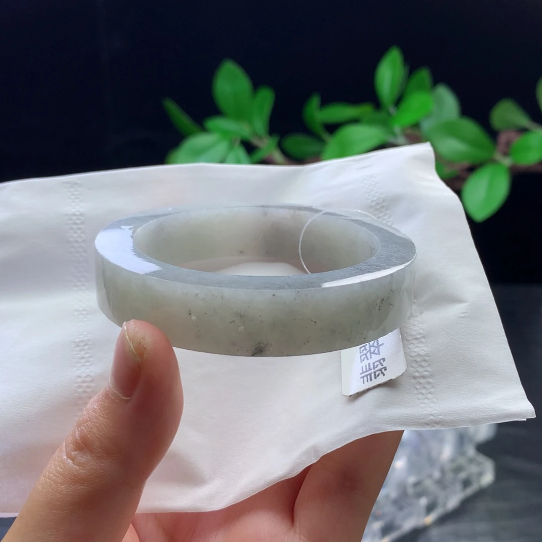 定制翡翠未镶嵌手镯