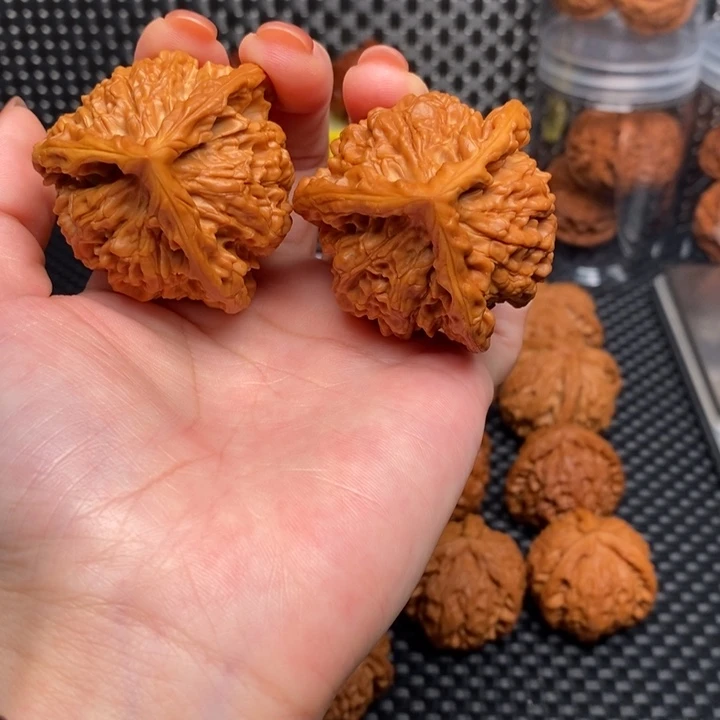 文玩核桃吊坠官帽奔