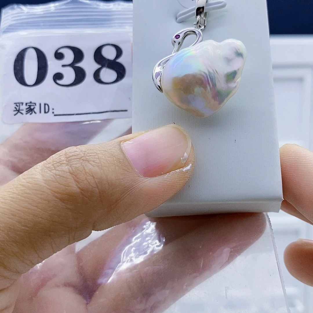 钛钢淡水珍珠颈饰