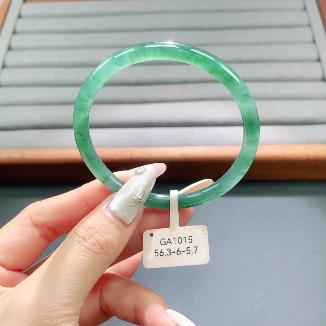 翡翠未镶嵌手镯天然