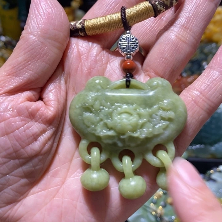 岫玉岫玉吊坠未镶嵌