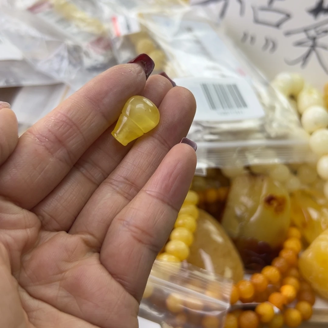琥珀珠宝奇石未镶嵌