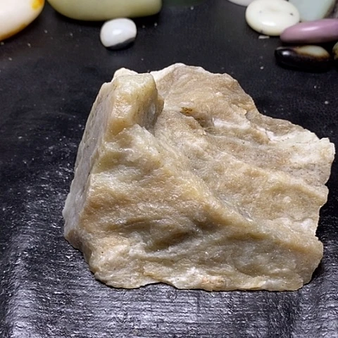 和田玉未镶嵌摆件