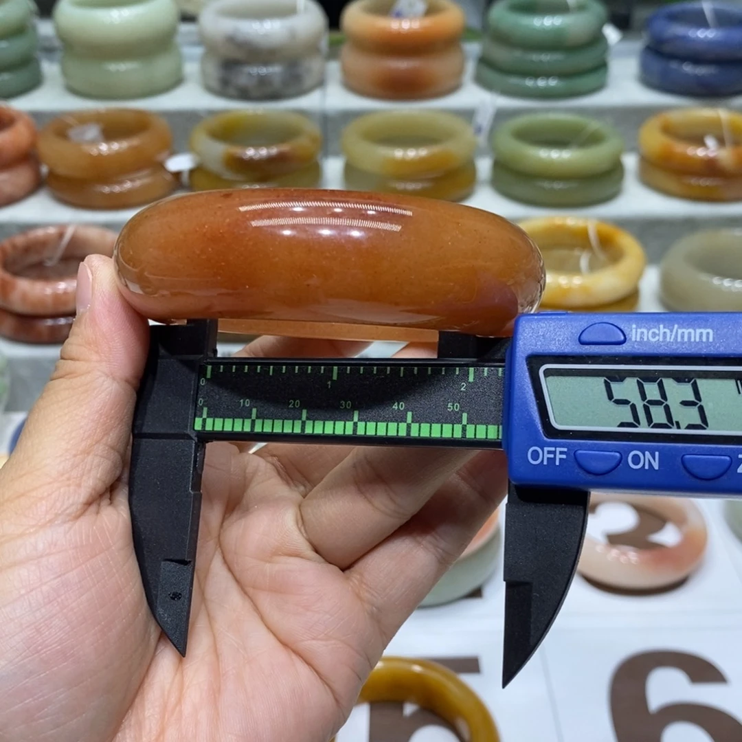 石英岩玉未镶嵌手镯