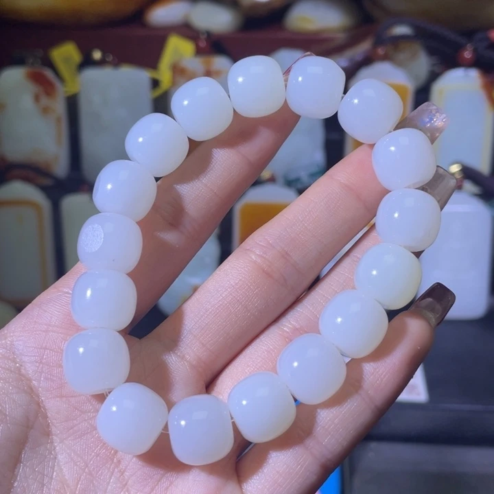 和田玉挂件未镶嵌如****。