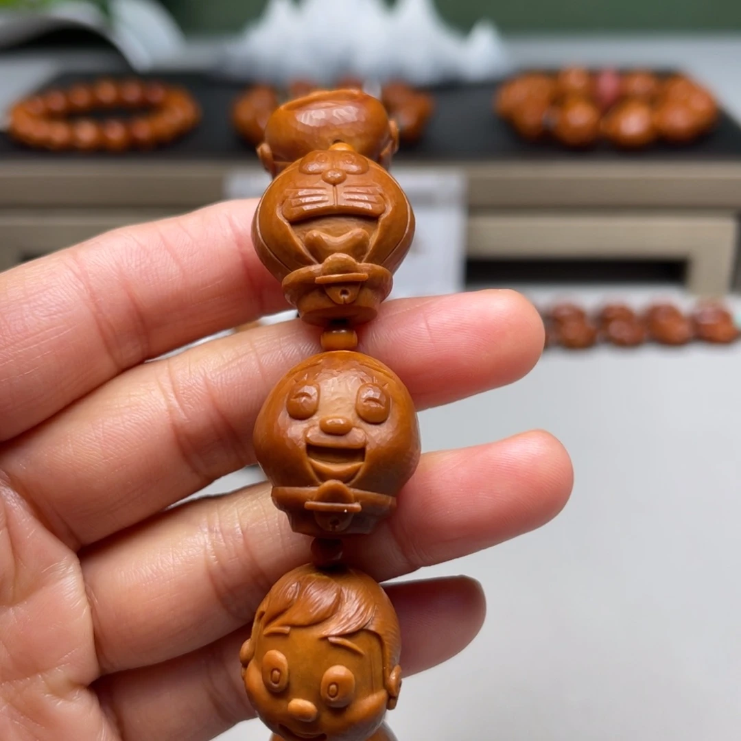 吊坠橄榄核机器猫手串