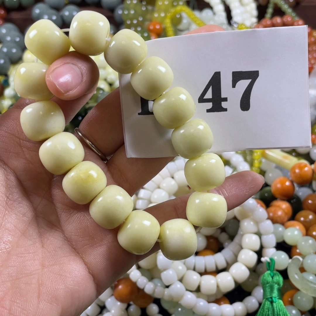 未镶嵌蛇纹石玉手链