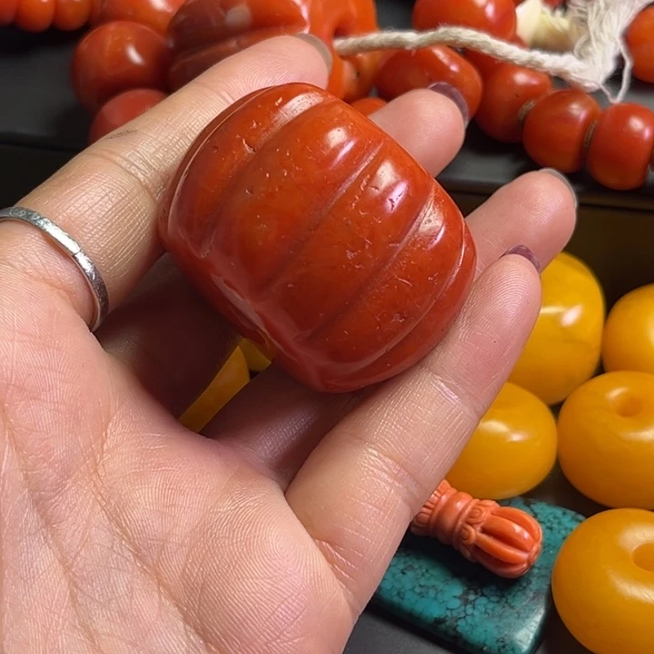 颈饰玻璃如*琉璃……………..