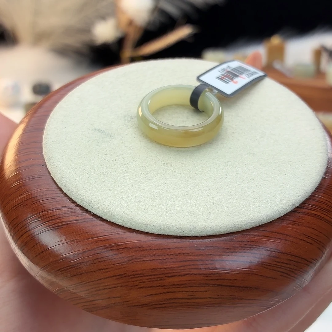 和田玉未镶嵌戒指飘糖泥鳅背17.2j100