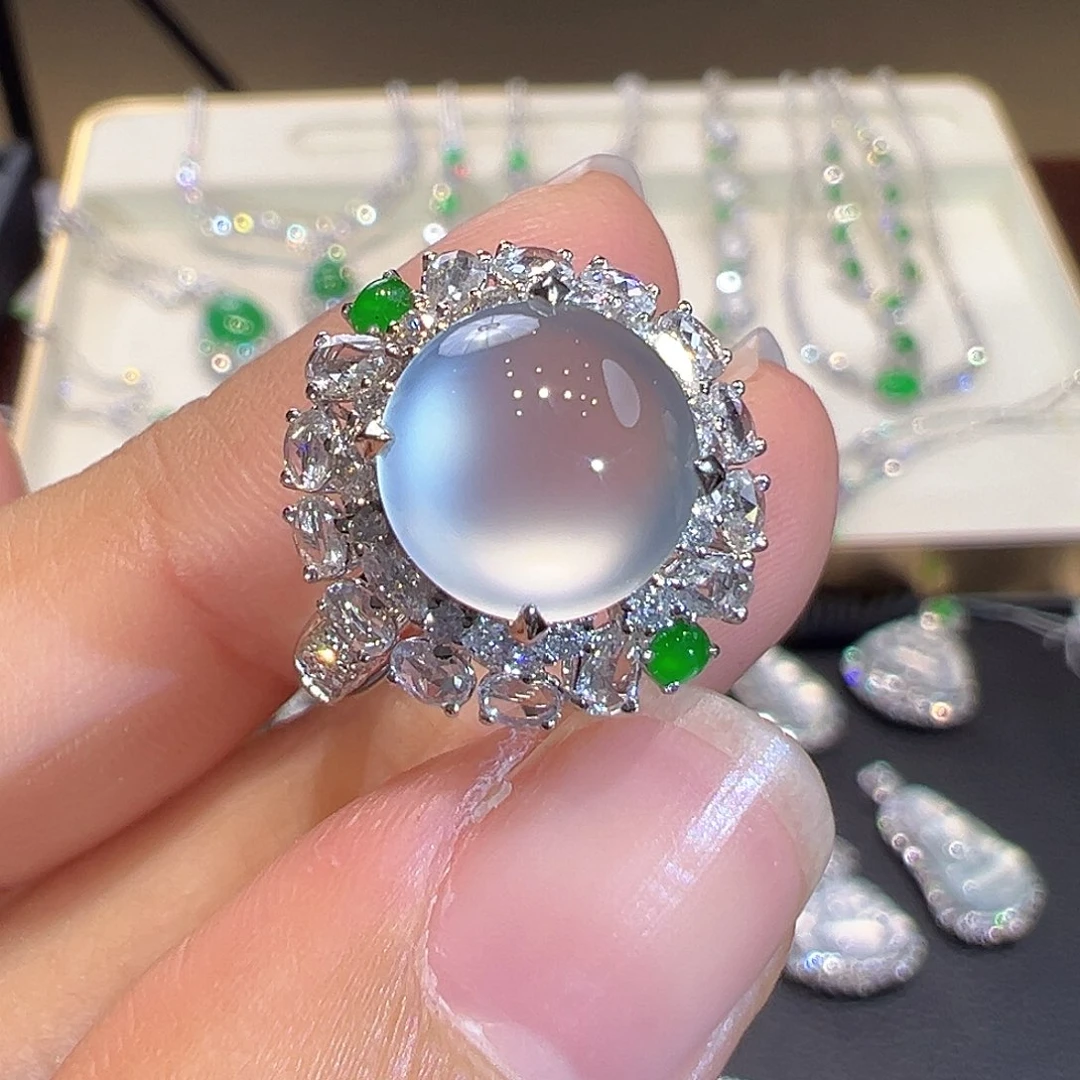 翡翠18K金镶嵌戒指