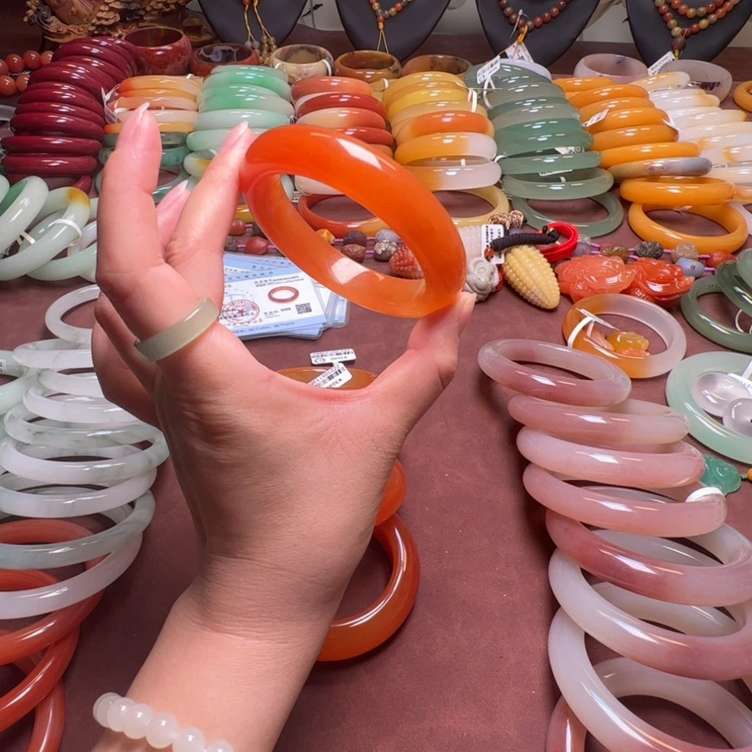 漫***雨石英岩玉未镶嵌手镯