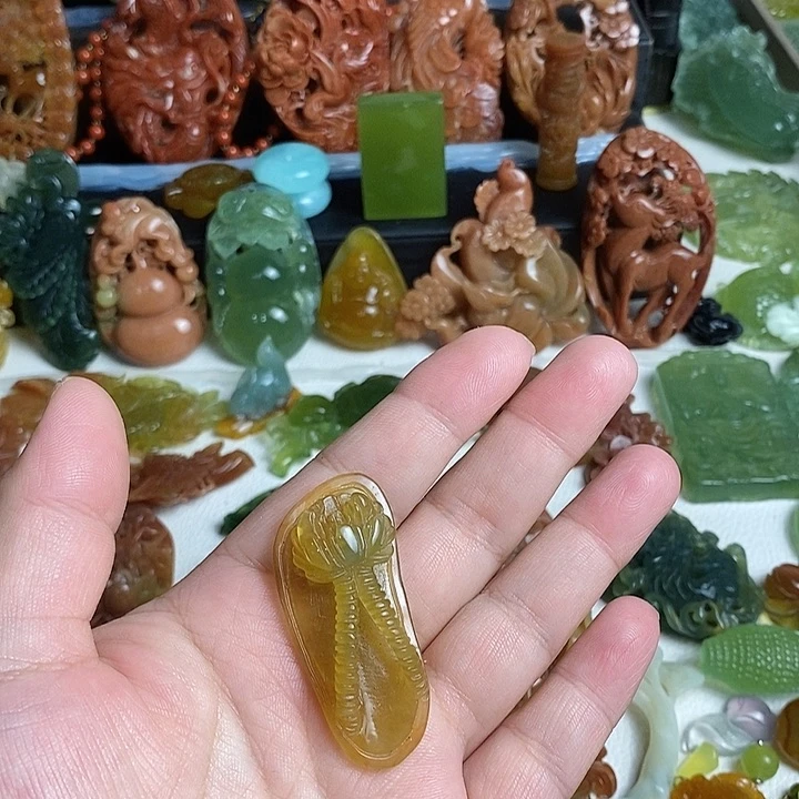 未镶嵌蛇纹石玉颈饰