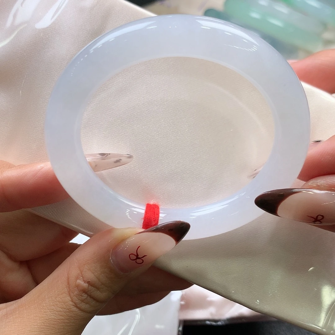 翡翠未镶嵌手镯（圆镯）78号茅台白性价比完美！