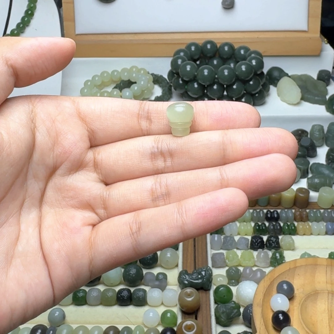 青***儿和田玉未镶嵌珠宝半成品和田玉清水三通