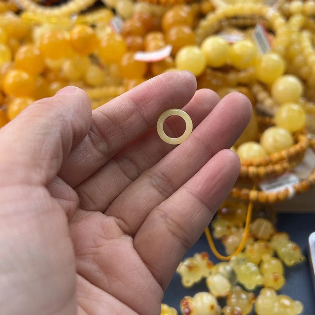 未镶嵌琥珀珠宝奇石