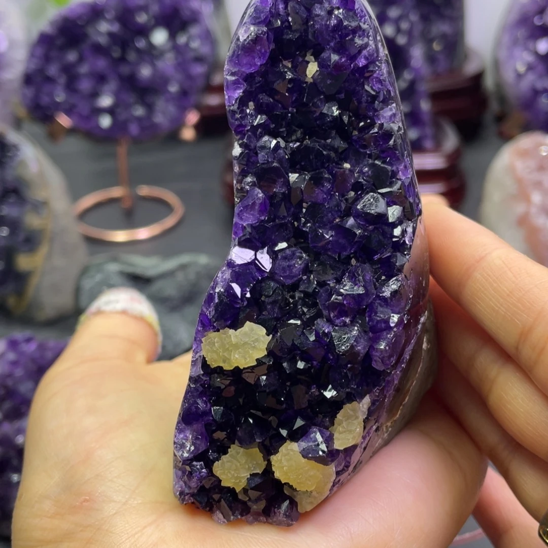 紫晶未镶嵌大型摆件（非配饰）