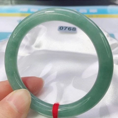 翡翠手镯未镶嵌0768号
