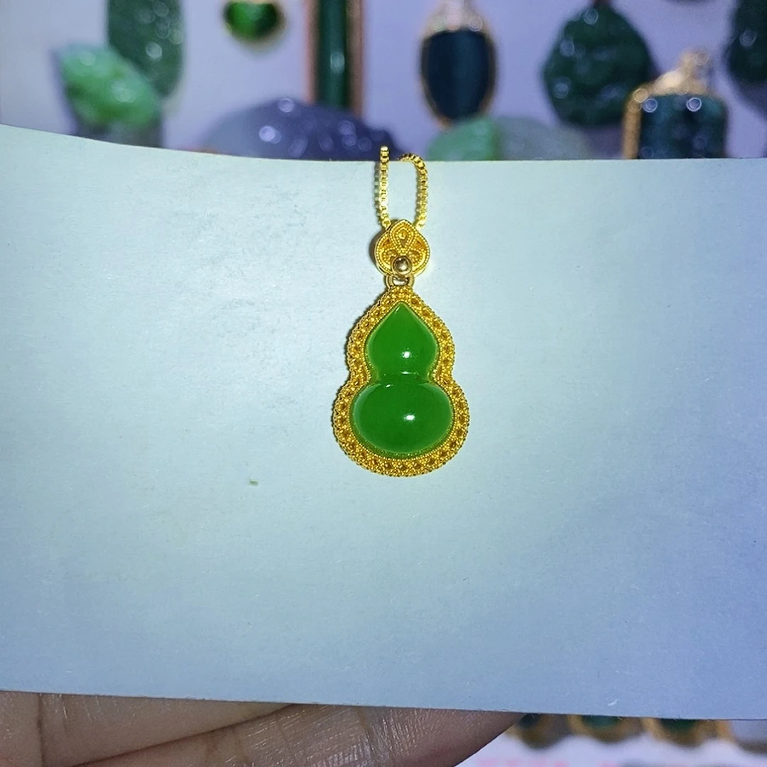 和田玉18K金镶嵌颈饰