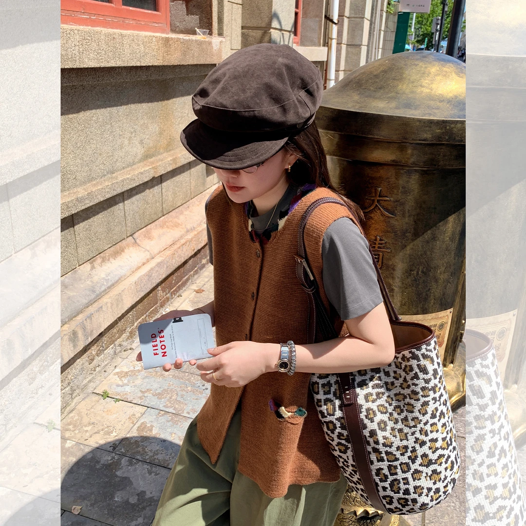 莉贝琳sisy针织马甲撞色圆领设计感外穿秋冬新款上衣女S25309SW10