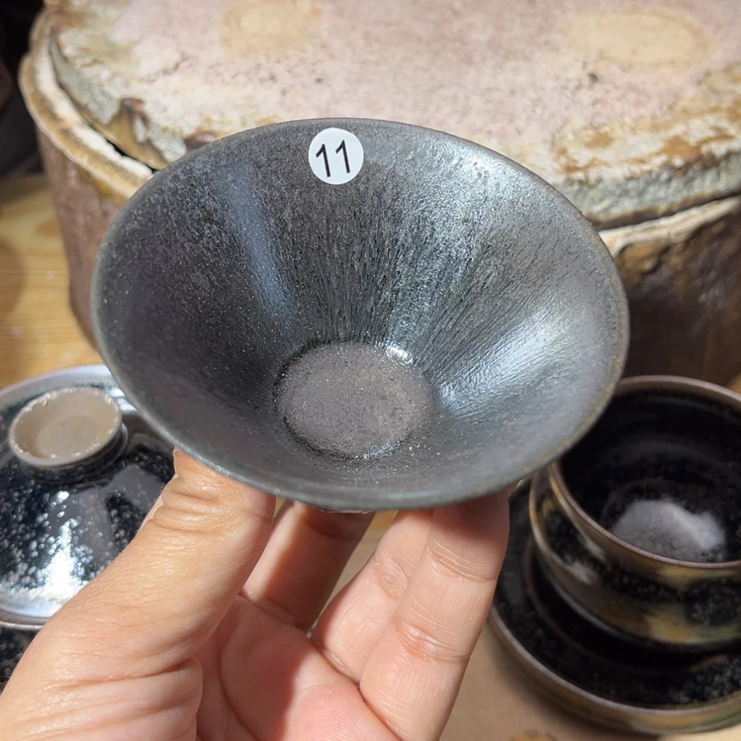 茶盏义兴龙窑坚持真柴烧落灰烧