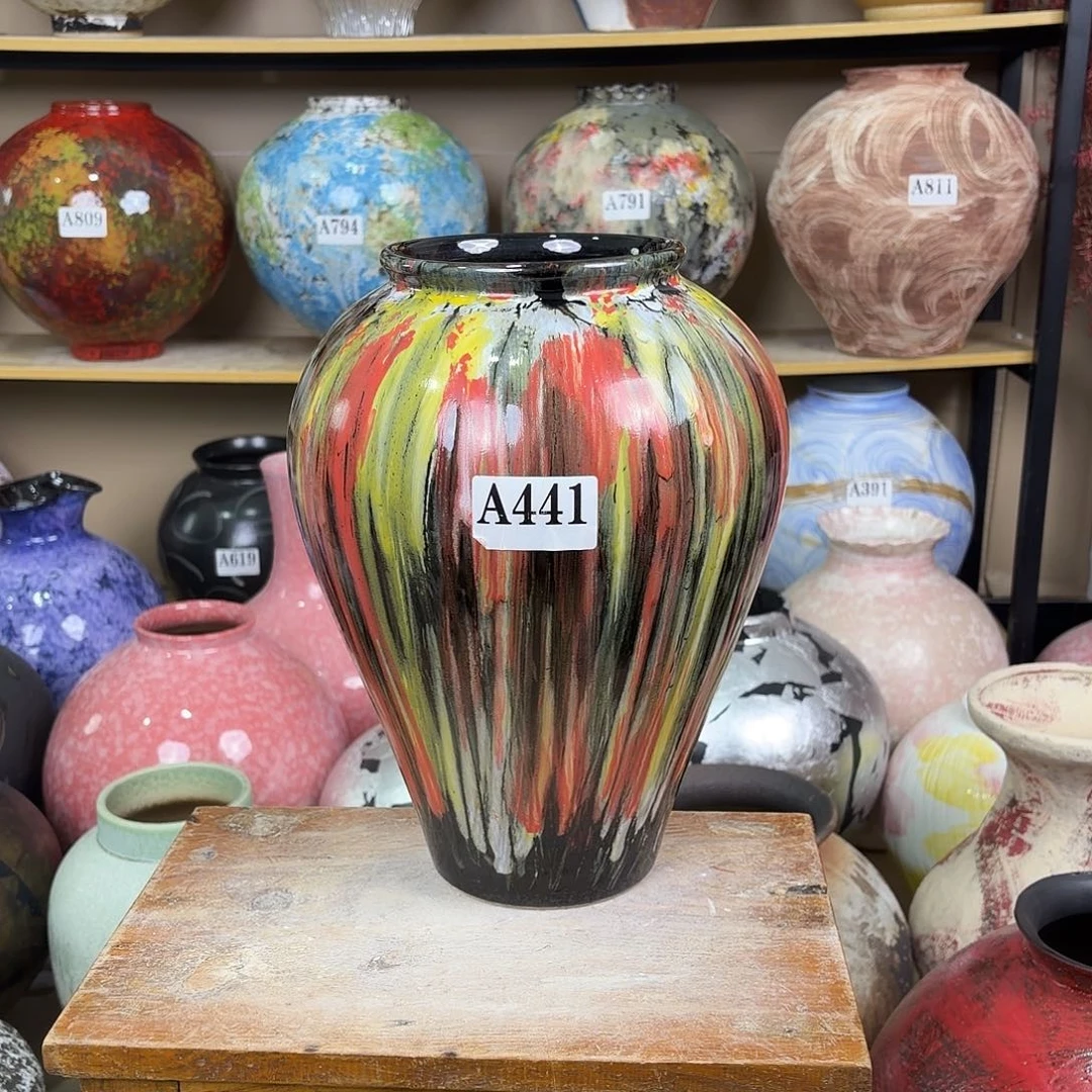 4 9花瓶的颜色是蓝色