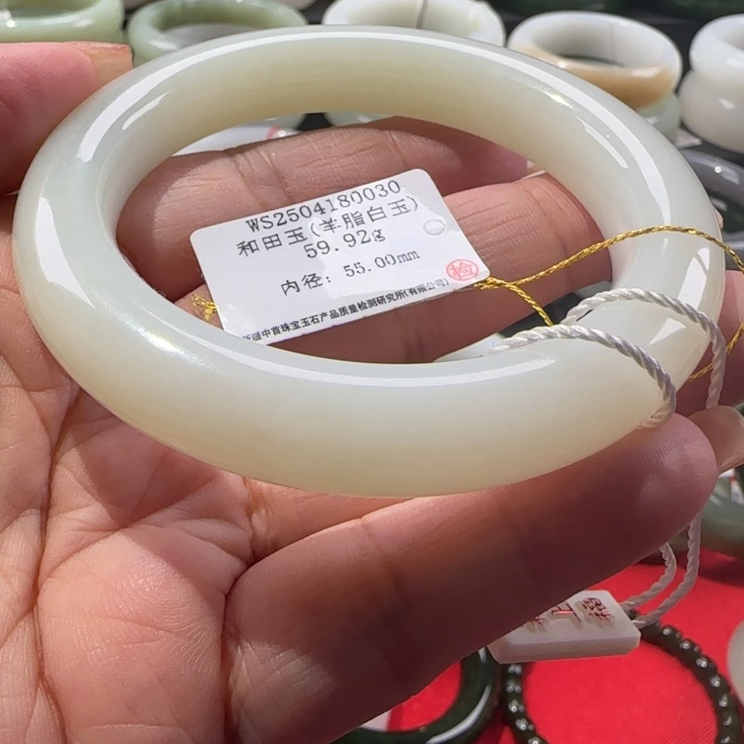 和田玉手镯未镶嵌
