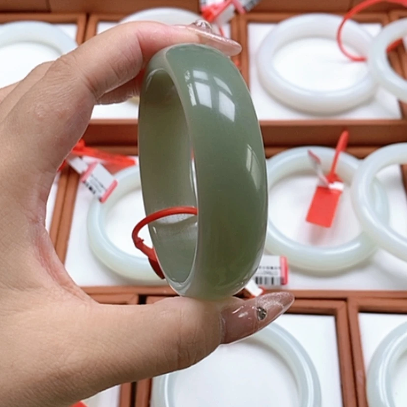 【闪购商品】未镶嵌手镯和田玉