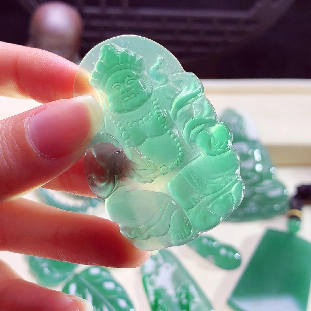 颈饰未镶嵌翡翠天然