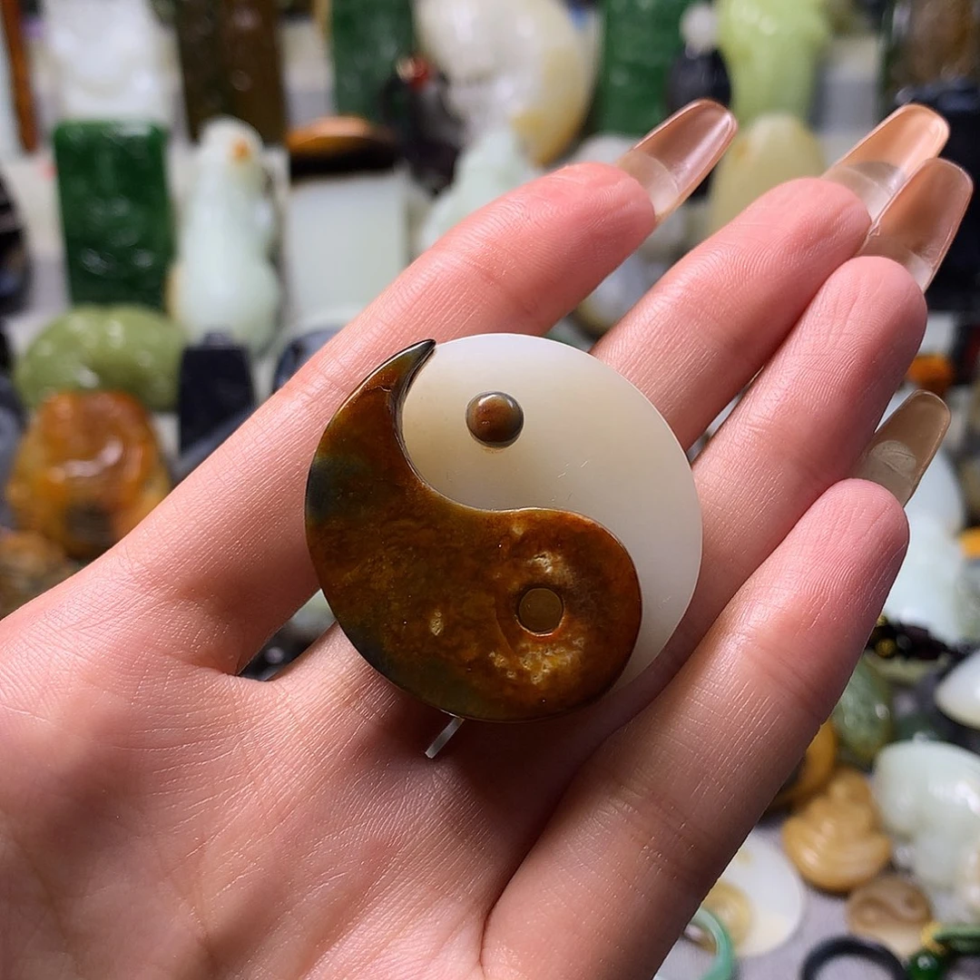 颈饰未镶嵌和田玉吹****风