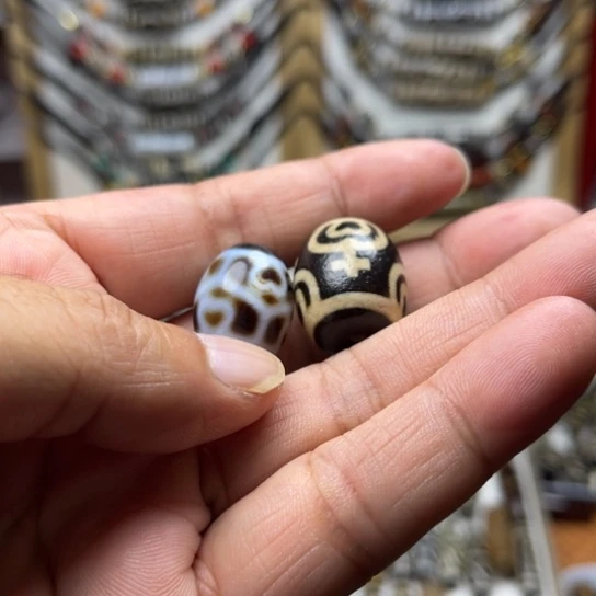 一***虎玛瑙/玉髓未镶嵌颈饰