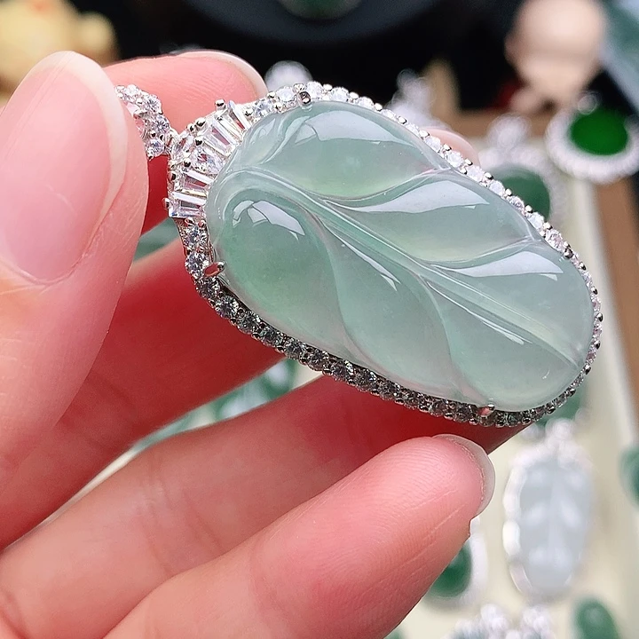 颈饰银S925镶嵌翡翠吊坠