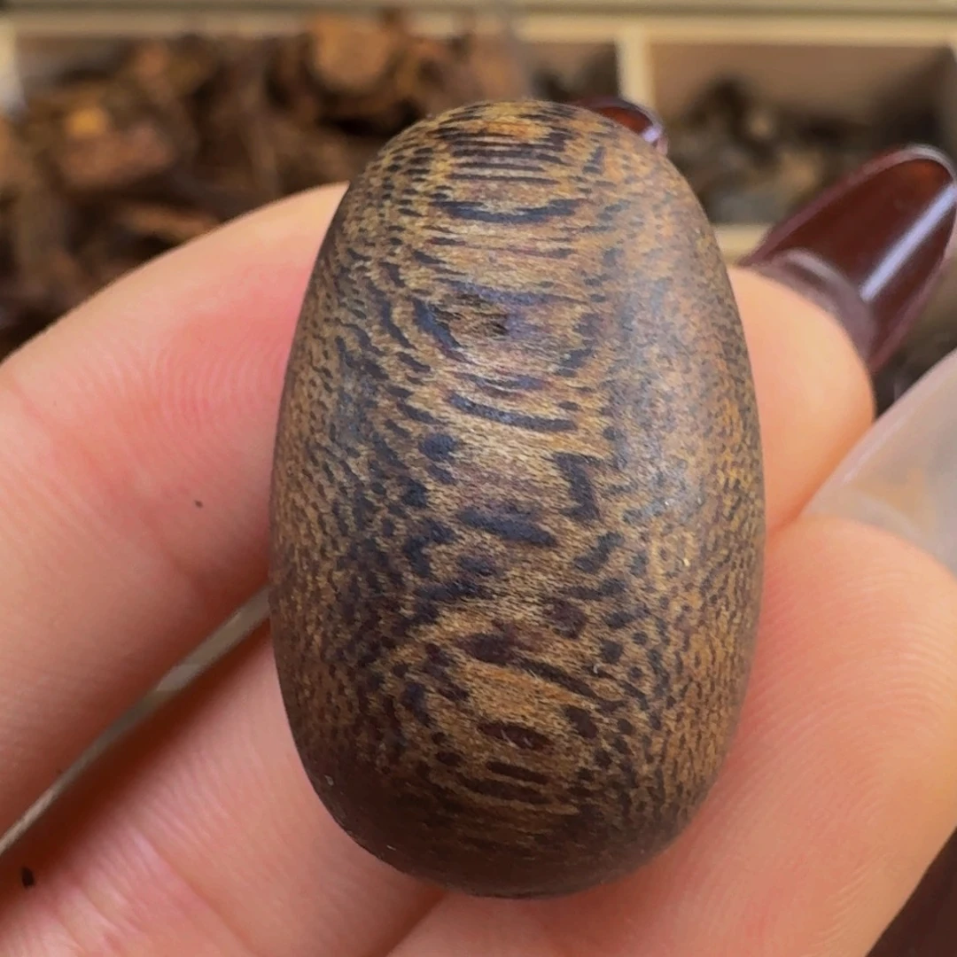 沉香吊坠海南高山留疤珠子