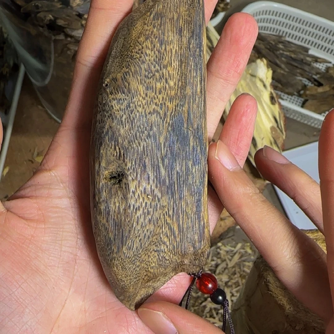强***傅沉香蓝宝石手把件发一份
