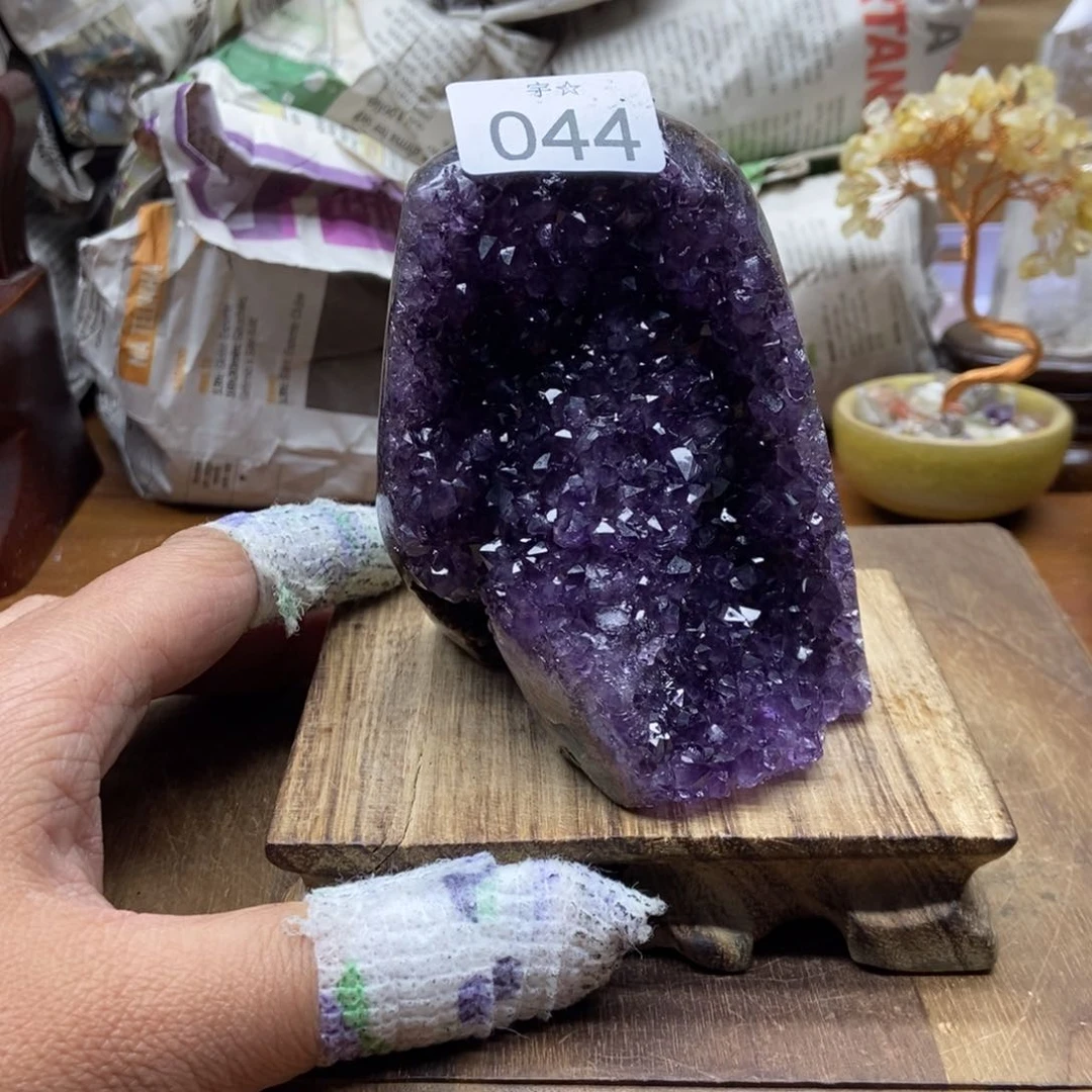 紫晶天然水晶摆件未镶嵌