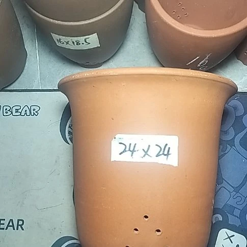 红泥特大金钟一个