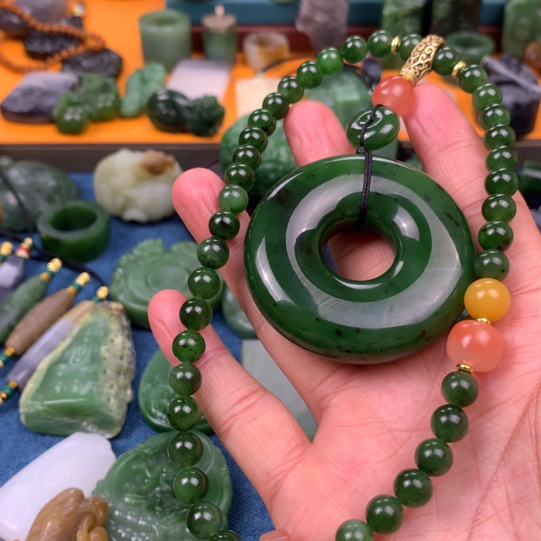 月***江和田玉未镶嵌颈饰