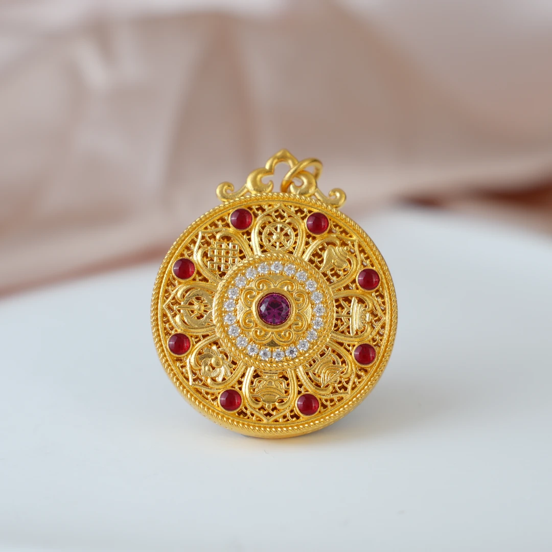 {众鑫汇}足金999 莫桑点钻珐琅八宝罗盘吊坠