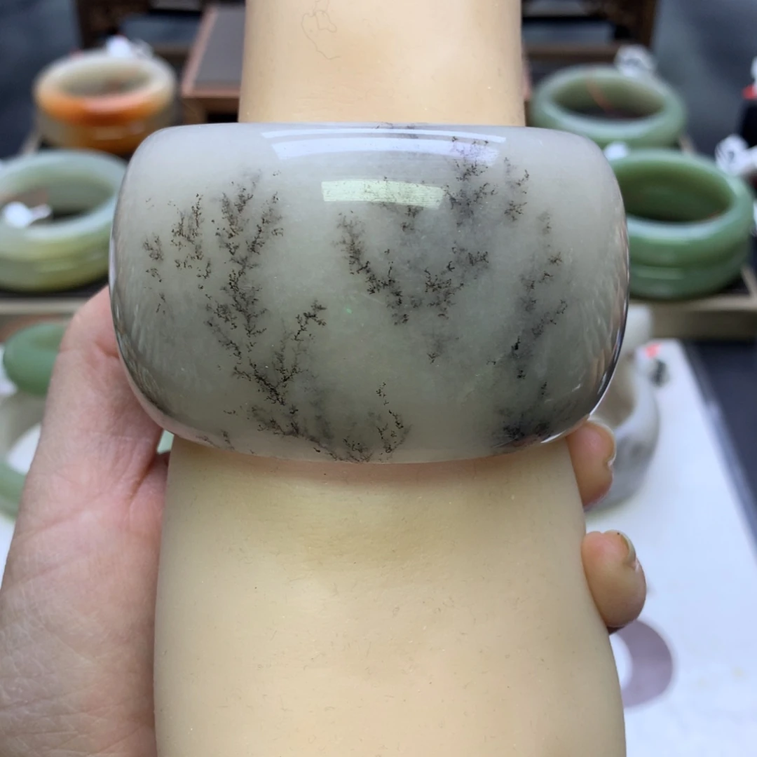 石英质玉未镶嵌手镯