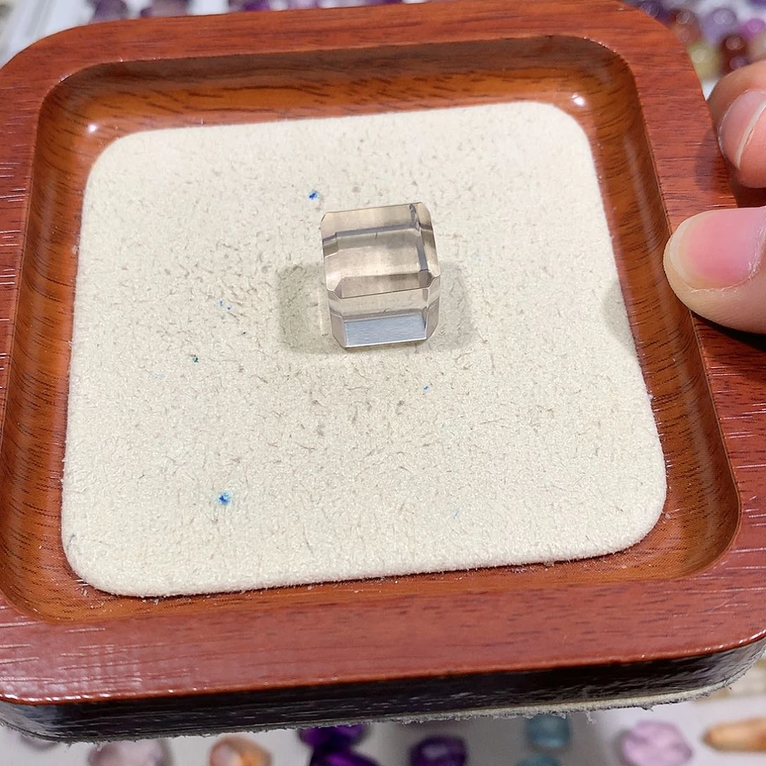 无非金属白水方糖