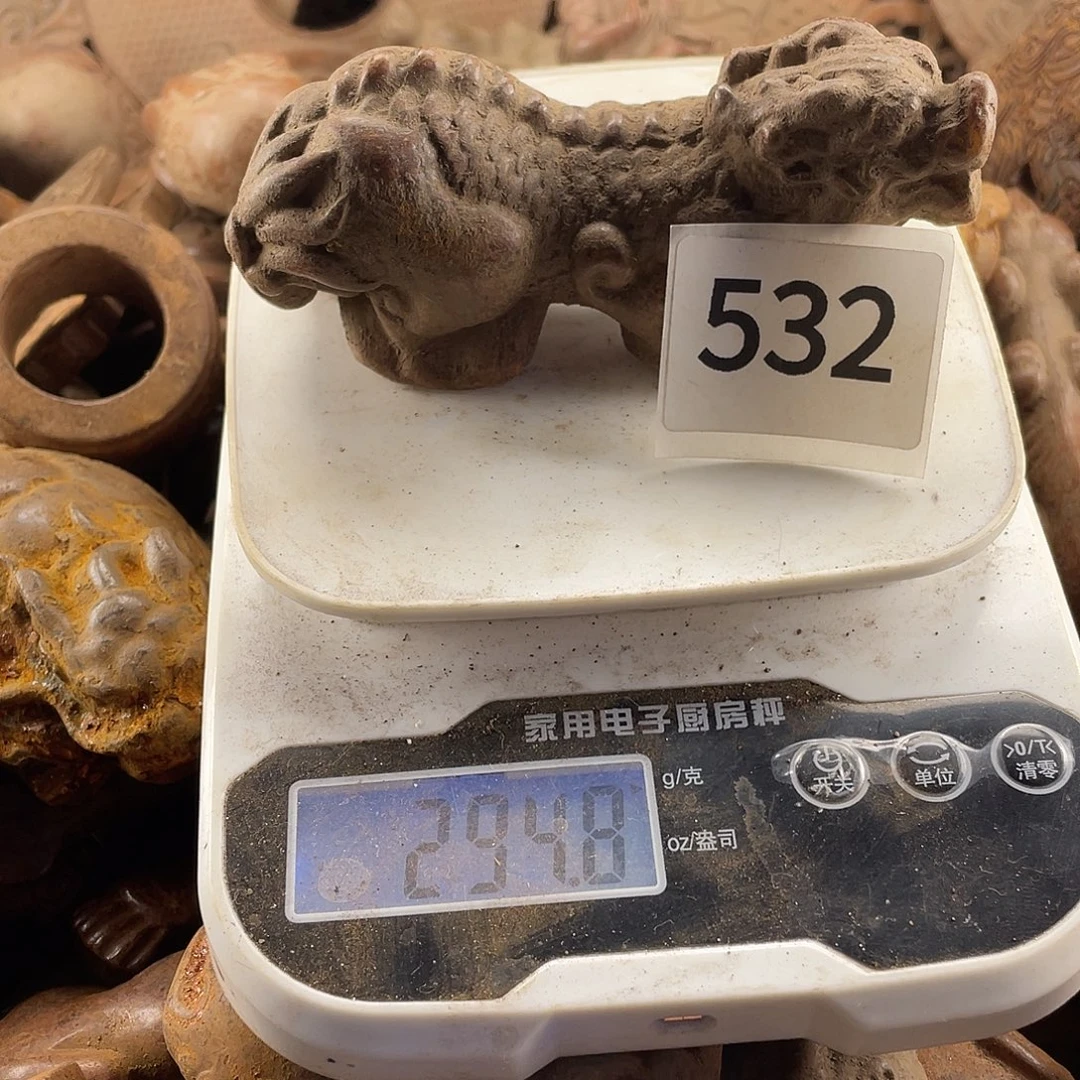 广***哥和田玉（糖玉）未镶嵌挂件