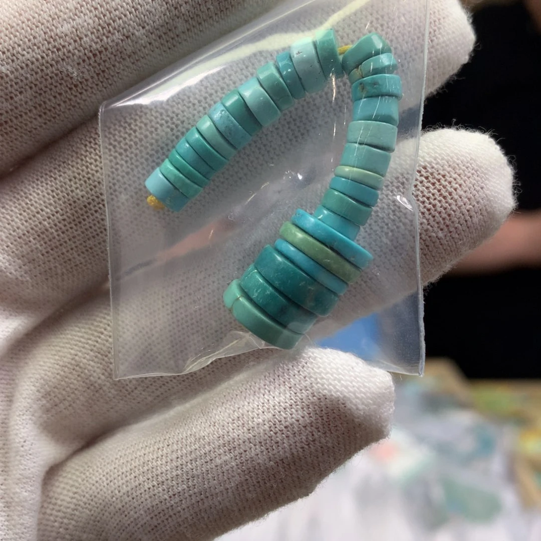 绿松石未镶嵌挂件