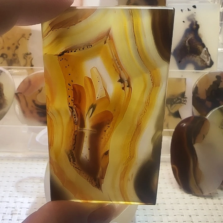 玛瑙/玉髓未镶嵌珠宝奇石