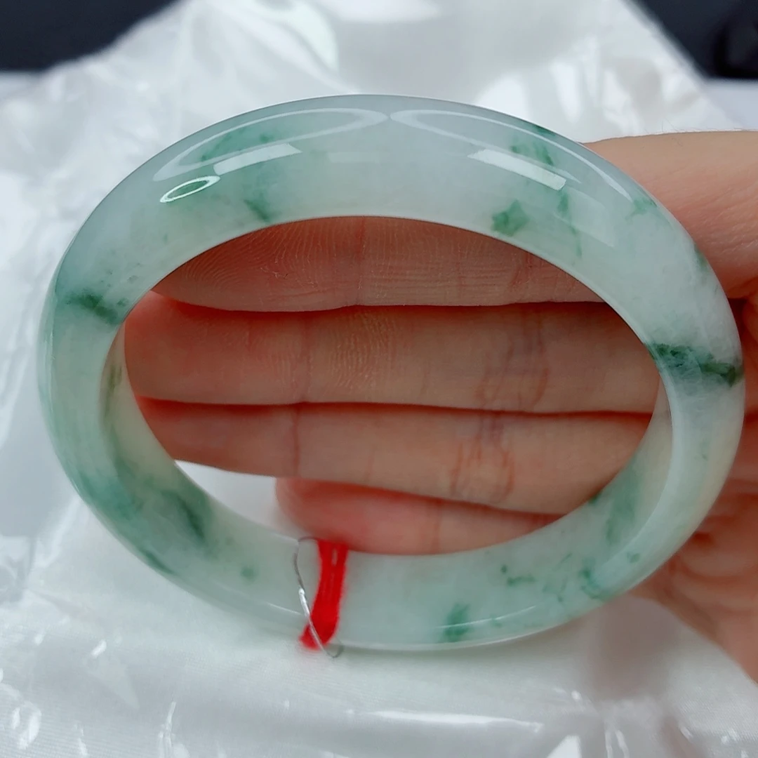 翡翠未镶嵌手镯58.6正圈，飘绿花，性价比高，043