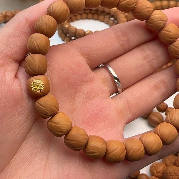 Q***Q吊坠猴头核桃全品毕业级单标小云锦