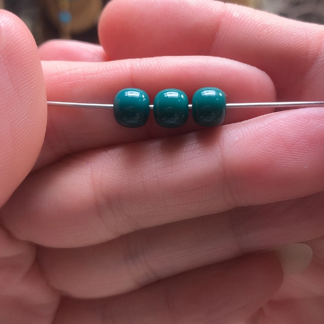 小***军琉璃颈饰地狱色7mm老行