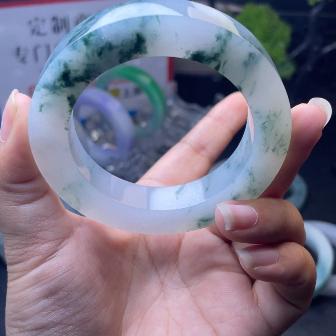 定制翡翠未镶嵌缅A翡翠多样性发一定金