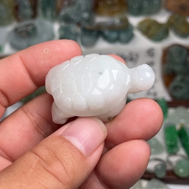 颈饰未镶嵌翡翠乌龟