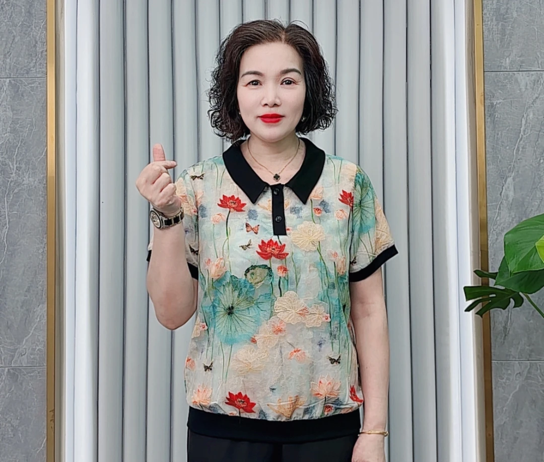 时尚气质翻领水墨荷花印花短袖小衫洋气宽松显瘦减龄妈妈装T恤